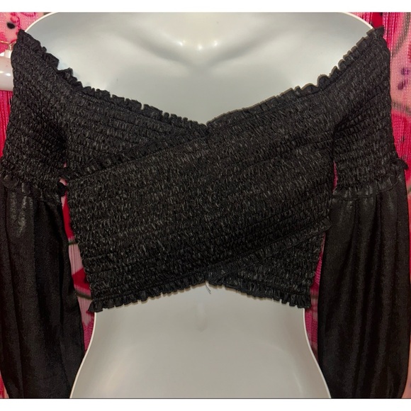 🖤 2 for $15 Smocked Off-Shoulder Crop Top with Puff Sleeves - Picture 6 of 6